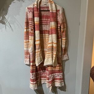 FREE People cardigan. Beautiful fall colors. Size medium in excellent condition